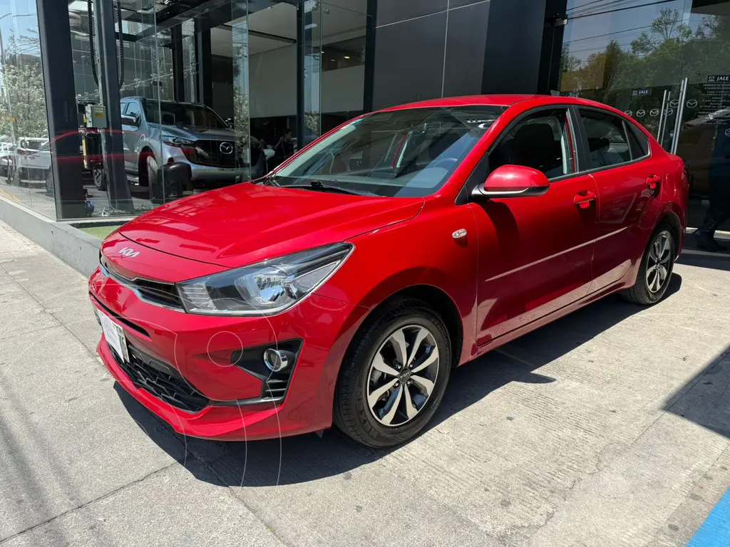 foto Kia Rio Sedán LX usado (2022) color Rojo precio $249,000