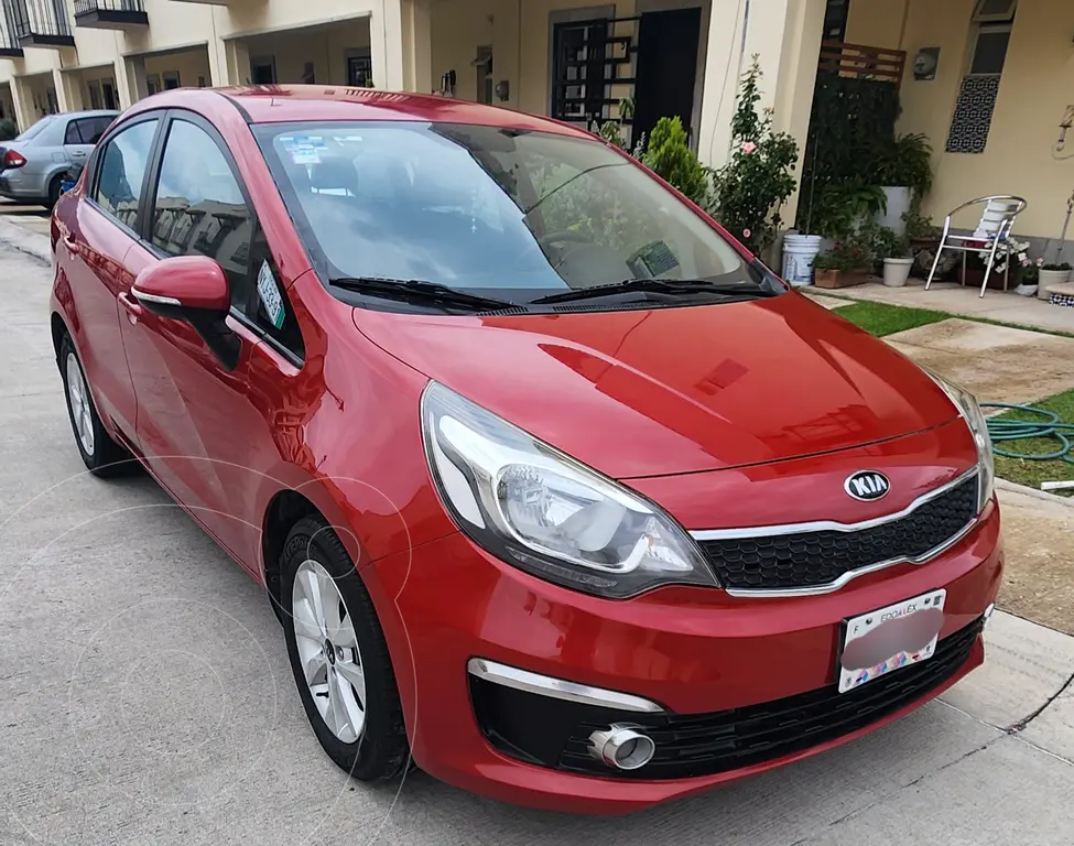 Kia Rio Sedán EX 2017