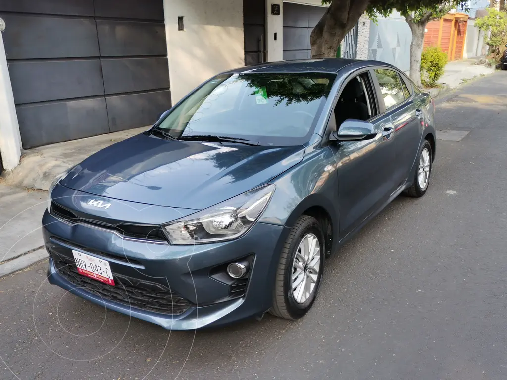 Kia Rio Sedán LX 2021