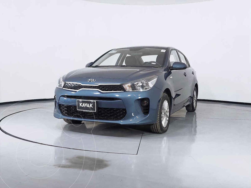 foto Kia Rio Sedán LX usado (2020) color Plata precio $269,999