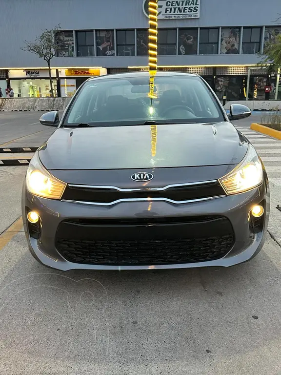 Kia Rio Sedán EX 2018