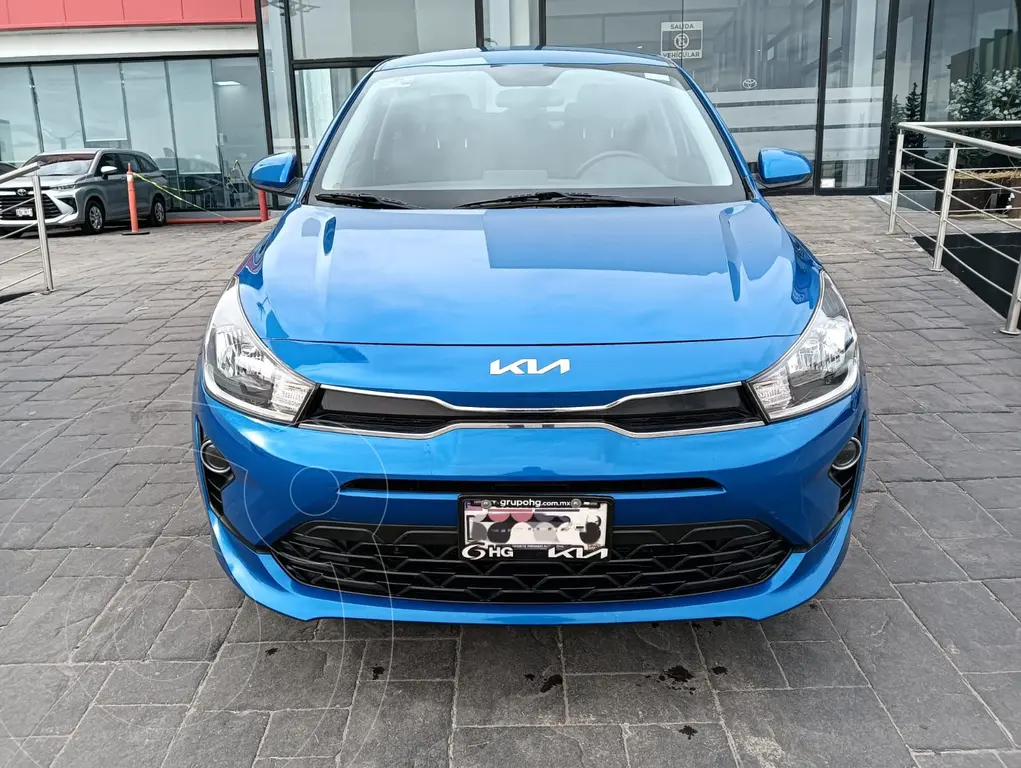 foto Kia Rio Sedán LX Aut usado (2023) color Azul precio $285,000