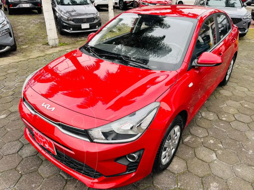 Kia Rio Sedán L  Aut 2022