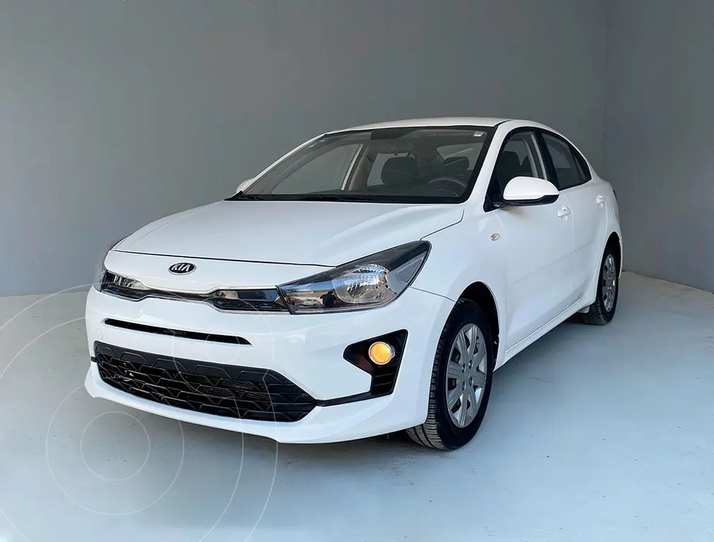 Kia Rio Sedán L  Aut 2022
