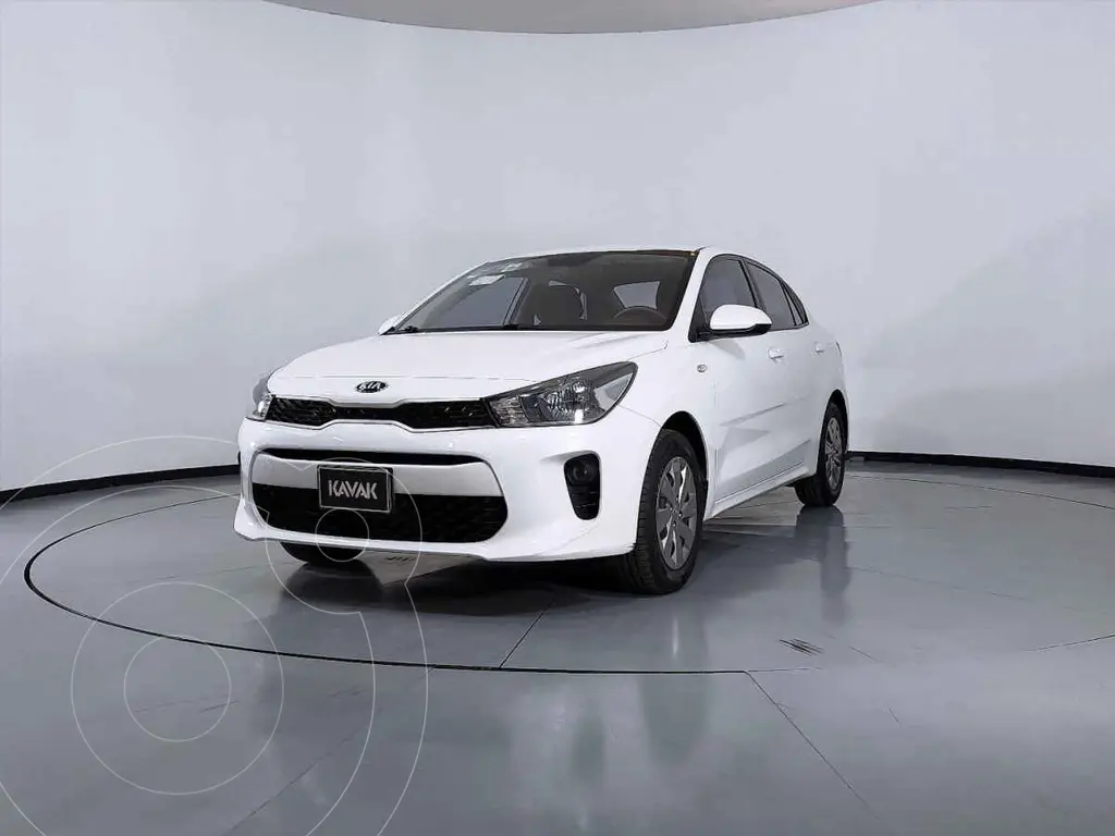 Kia Rio Sedan EX Aut usado (2019) color Negro precio $277,999