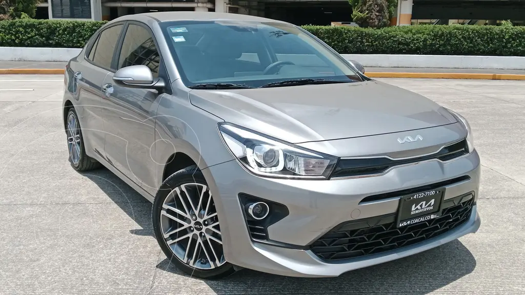 Kia Rio Sedan EX Aut usado (2023) color Gris precio $299,800