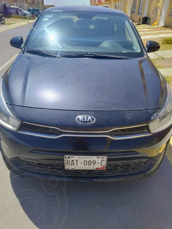 Kia Rio Sedán LX 2021