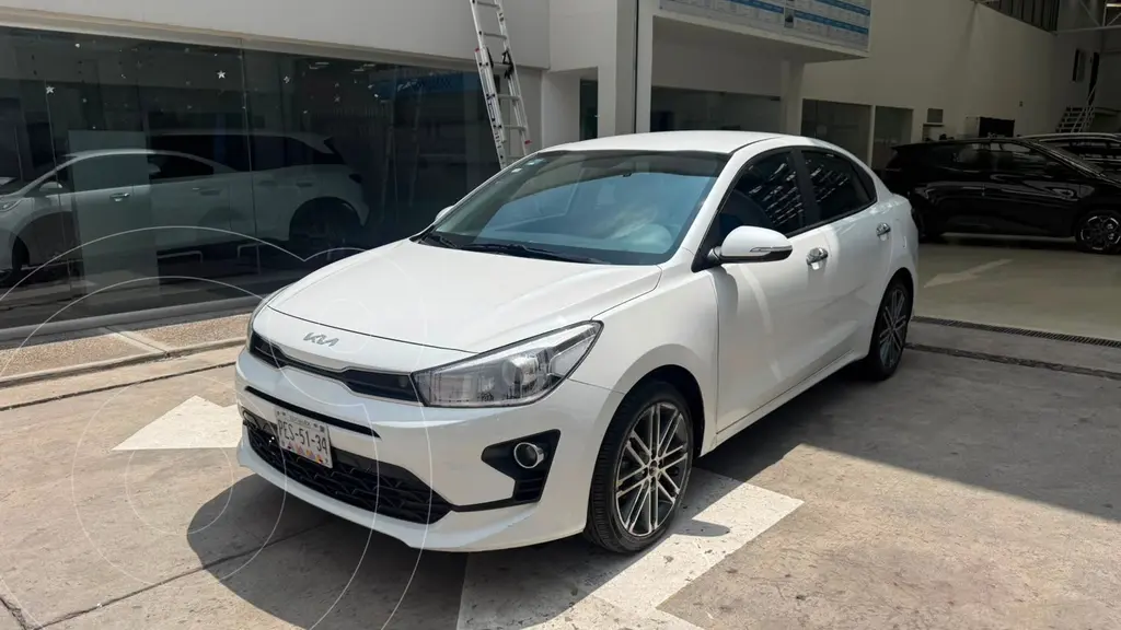 Kia Rio Sedán EX Aut 2023