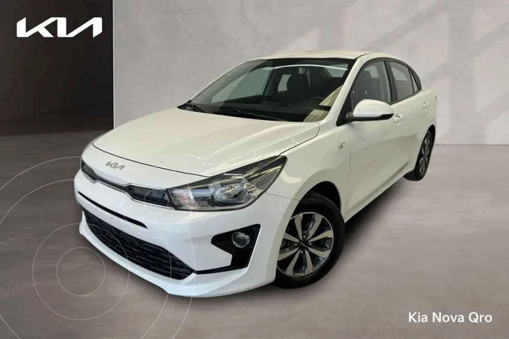foto Kia Rio Sedán LX usado (2022) color Blanco precio $270,000