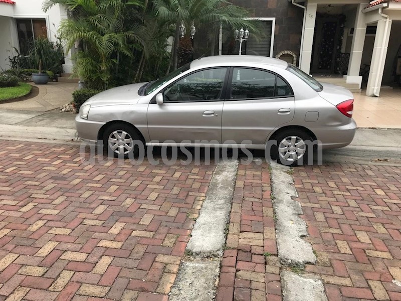 foto Kia Rio 1.4L usado