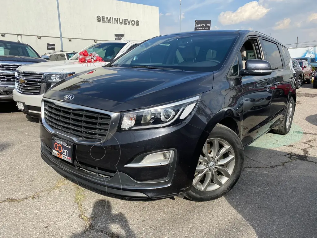 foto Kia Sedona EX Pack usado (2020) color Gris precio $445,000