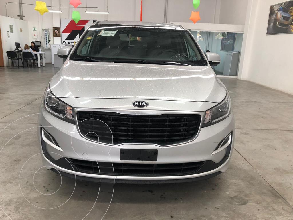 foto Kia Sedona LX AUTOM usado (2020) color Plata precio $460,000