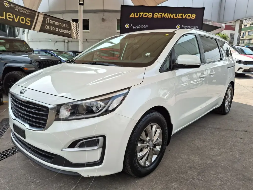 foto Kia Sedona LX usado (2020) color Blanco Nieve precio $295,000