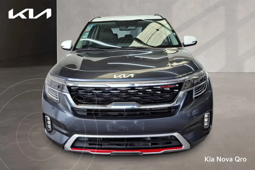 foto Kia Seltos GT Line usado (2022) color Gris precio $405,000