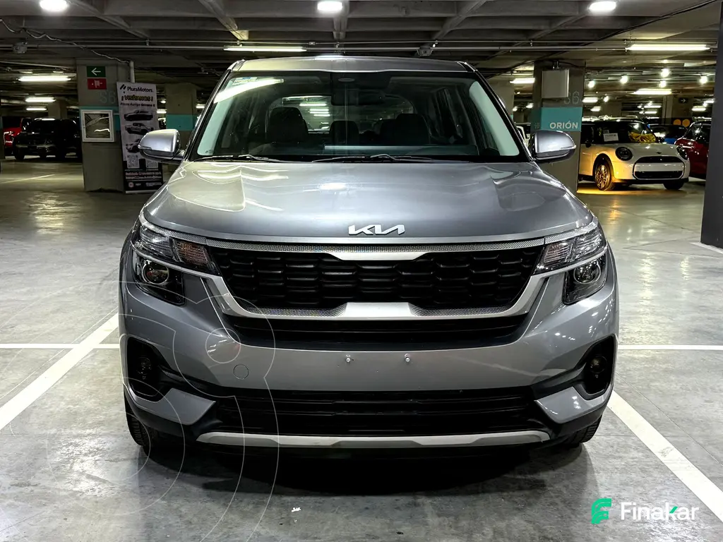 foto Kia Seltos EX Aut usado (2023) color Gris precio $355,000