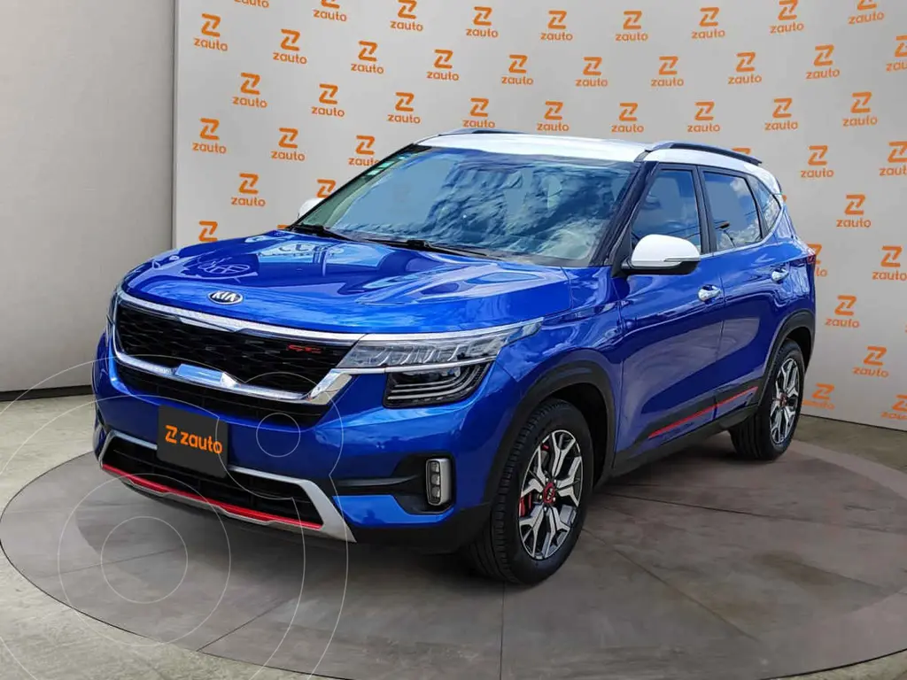 foto Kia Seltos GT Line usado (2021) color Azul precio $330,900