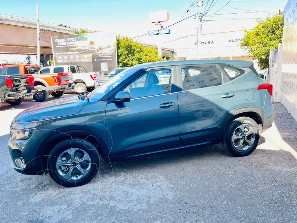 foto Kia Seltos EX usado (2024) color Verde precio $390,000