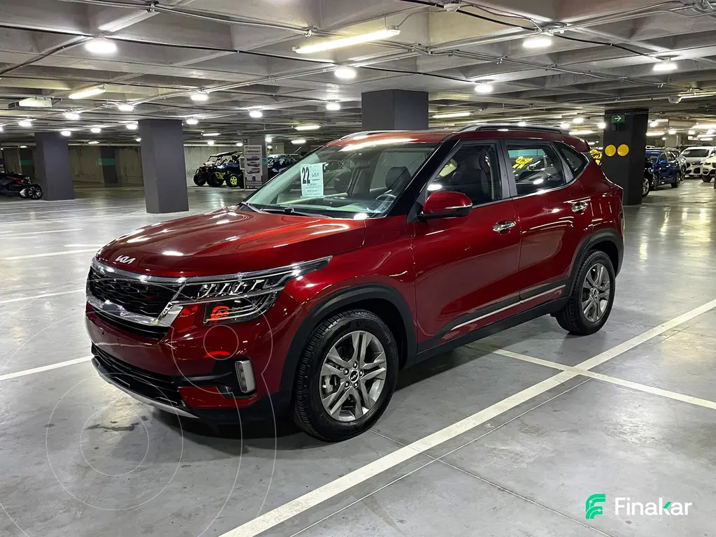 foto Kia Seltos SX usado (2022) color Rojo precio $360,000