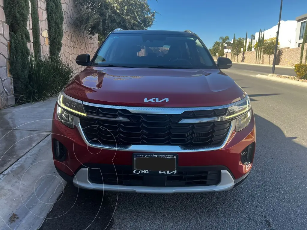 foto Kia Seltos SXL usado (2024) color Rojo precio $455,000