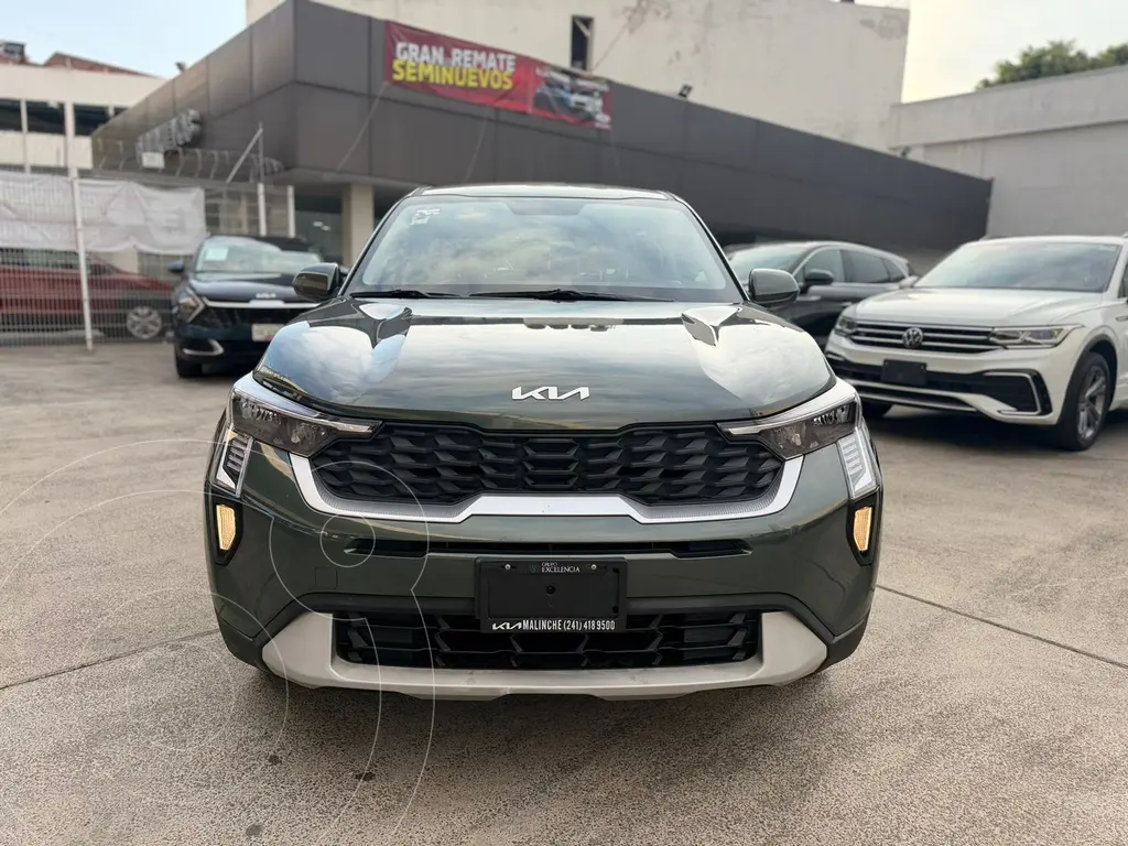 foto Kia Sonet LX usado (2024) color Verde precio $295,000