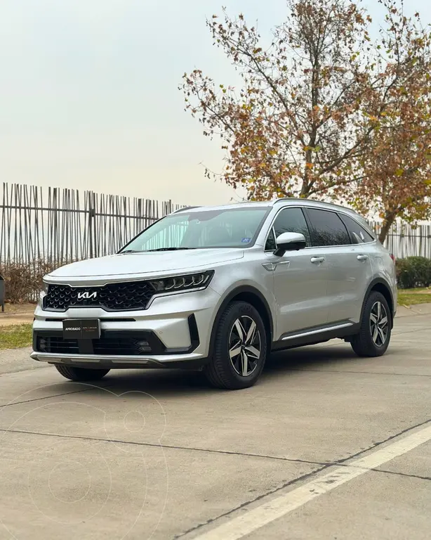foto Kia Sorento 2.5L EX GSL 2WD Full Aut usado (2024) color Plata precio $28.990.000