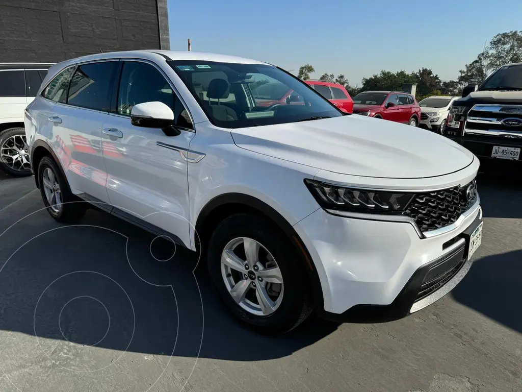 foto Kia Sorento 2.4L EX usado (2021) color Blanco Perla precio $479,000