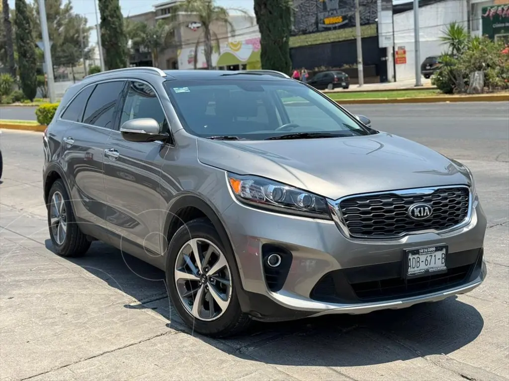 foto Kia Sorento 3.3L EX Pack usado (2019) color Plata precio $450,000