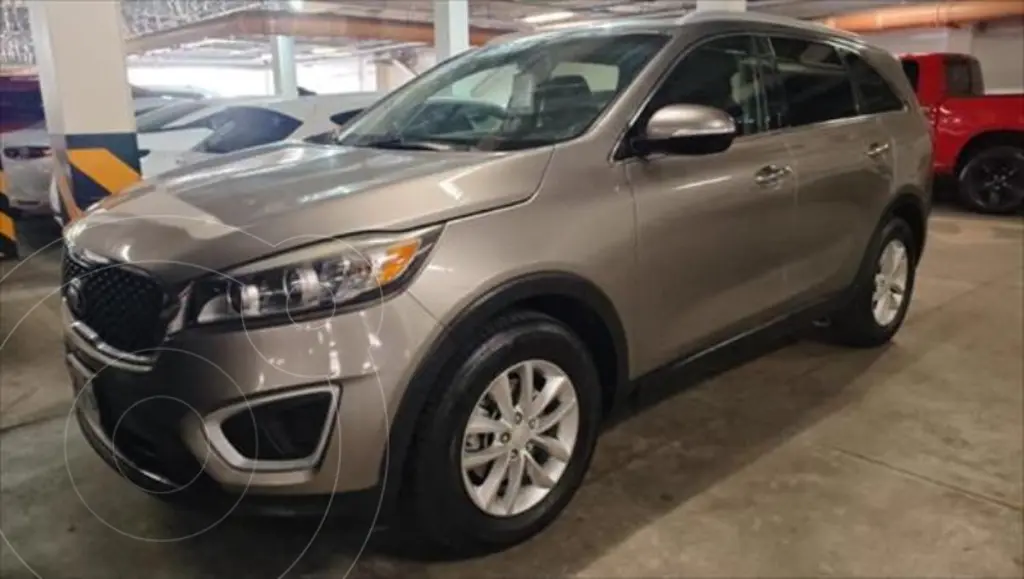 foto Kia Sorento 2.4L LX 5 Pas usado (2016) color Plata Titanium precio $298,000