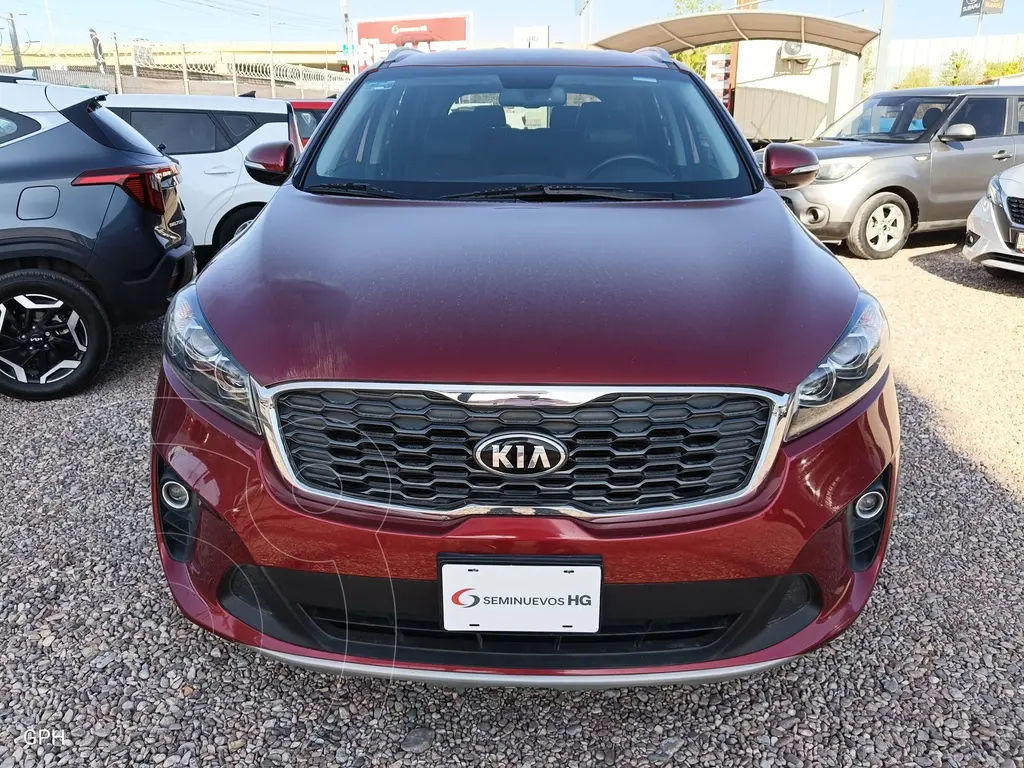 foto Kia Sorento 2.4L EX usado (2020) color Rojo Cobrizo precio $388,000