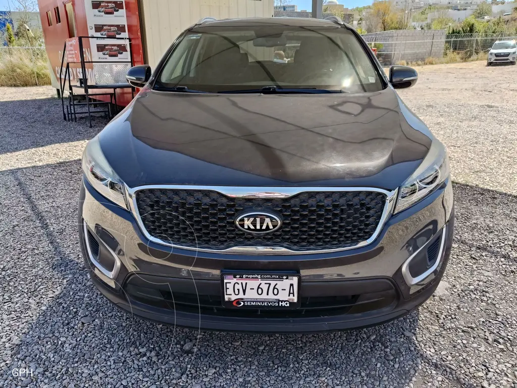 foto Kia Sorento 2.4L LX 5 Pas usado (2016) color Gris precio $260,000