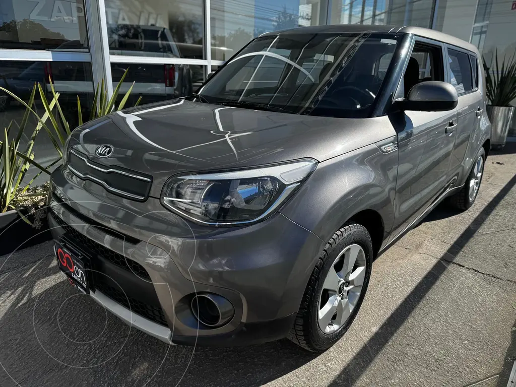 Pattern 53 Aut Kia Soul LX Aut usado (2019) color plateado precio $209,000