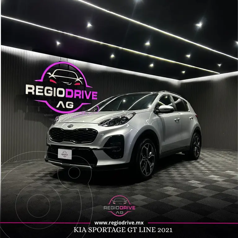 foto Kia Sportage SXL 2.4L usado (2021) color Plata Eléctrico precio $374,900