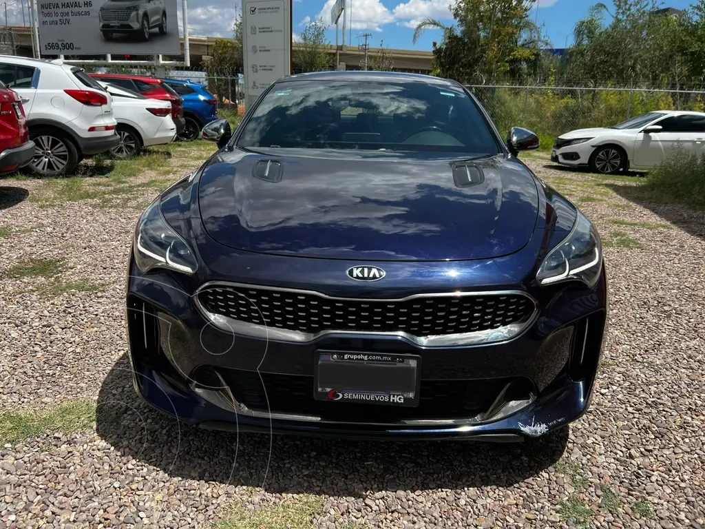 foto Kia Stinger GT Line usado (2019) color Azul Marino precio $390,000