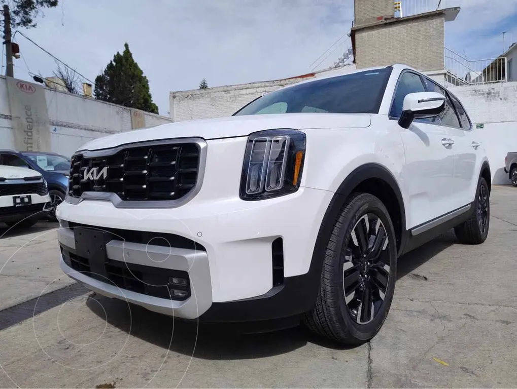 foto Kia Telluride SX usado (2024) color Blanco precio $1,100,000