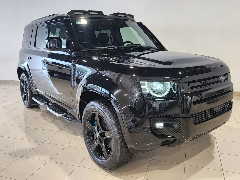 foto Land Rover Defender 110 X-Dynamic SE usado (2023) color Negro Santorini precio $1,679,000