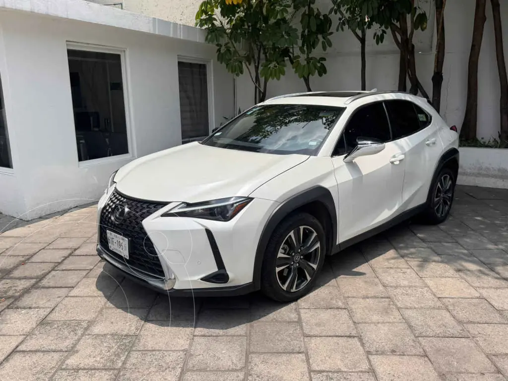 foto Lexus UX Hybrid 250 usado (2024) color Blanco precio $690,000