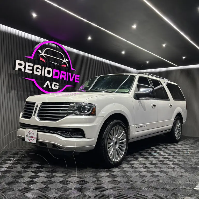 foto Lincoln Navigator Reserve L usado (2015) color Blanco precio $349,900