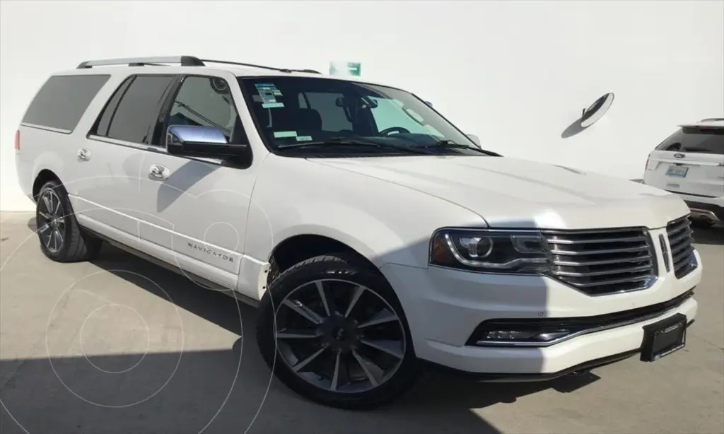 foto Lincoln Navigator Reserve L usado (2017) color Blanco precio $520,000