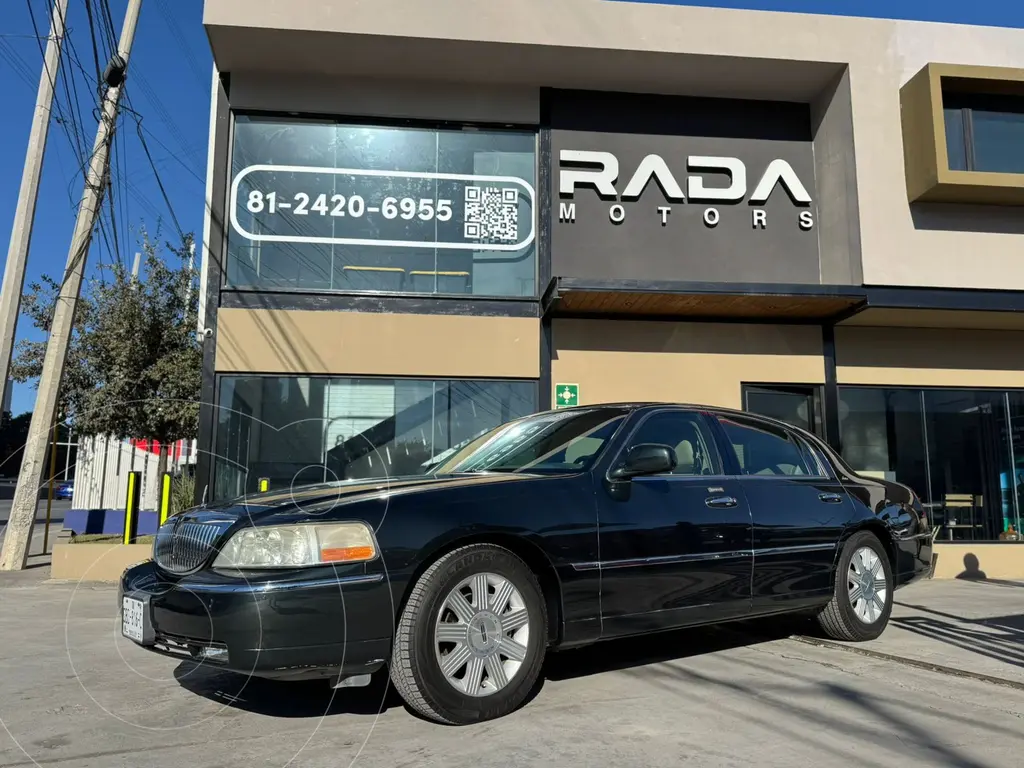 foto Lincoln Town Car Cartier usado (2003) color Verde Oscuro precio $225,000