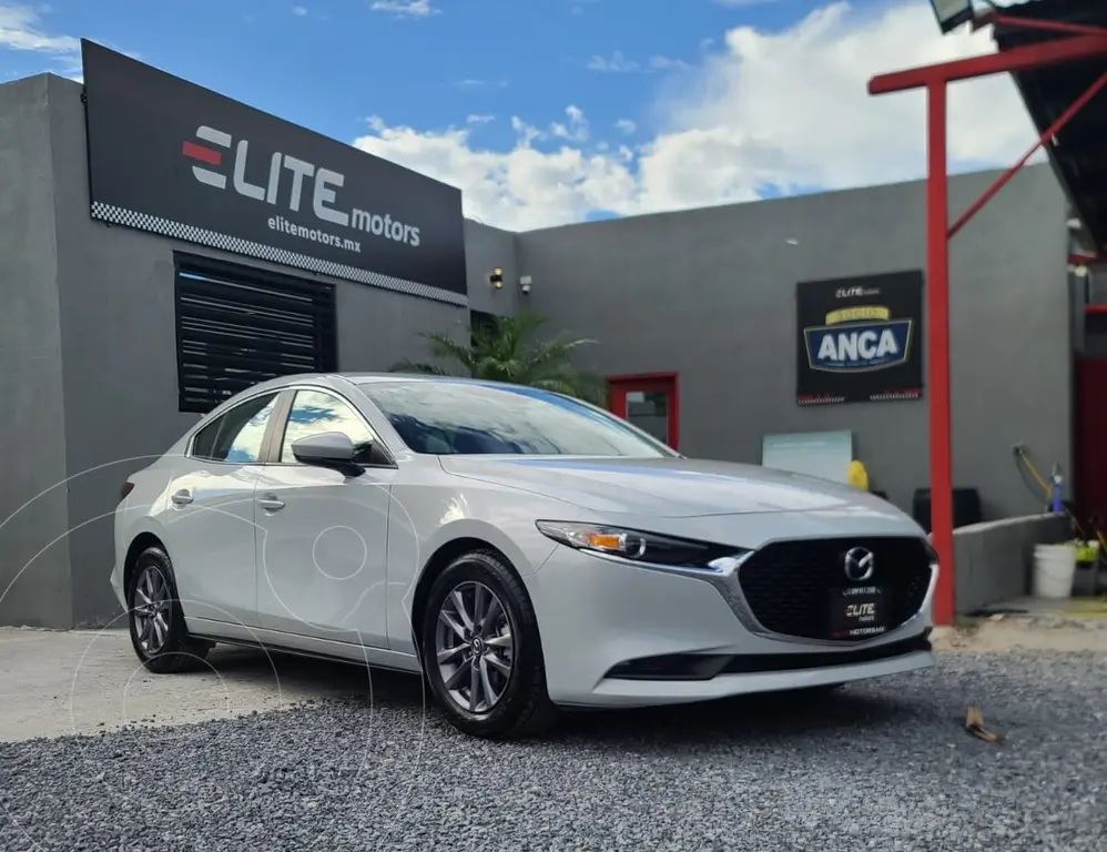 foto Mazda 2 Sedán i usado (2024) color Blanco precio $364,900