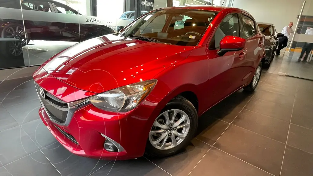 foto Mazda 2 Sedán i Touring usado (2019) color Rojo precio $255,000