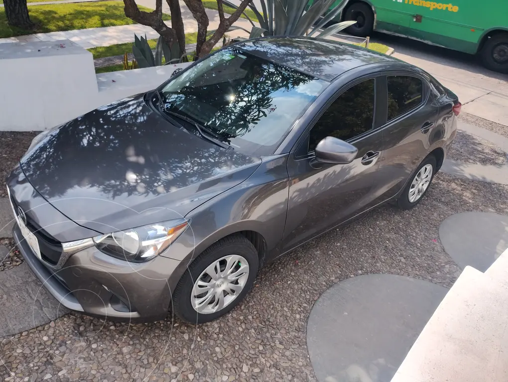 Mazda 2 Sedán i 2019