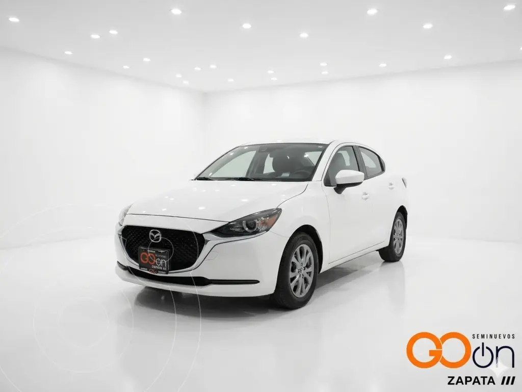 foto Mazda 2 Sedán i Grand Touring Aut usado (2023) color MAZDBLANCO APERLADO precio $290,000