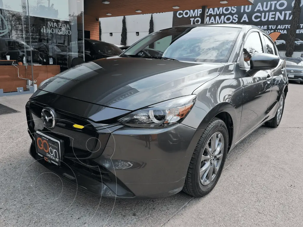 foto Mazda 2 i Sport usado (2024) color MAZGGRIS TITANIO precio $295,000