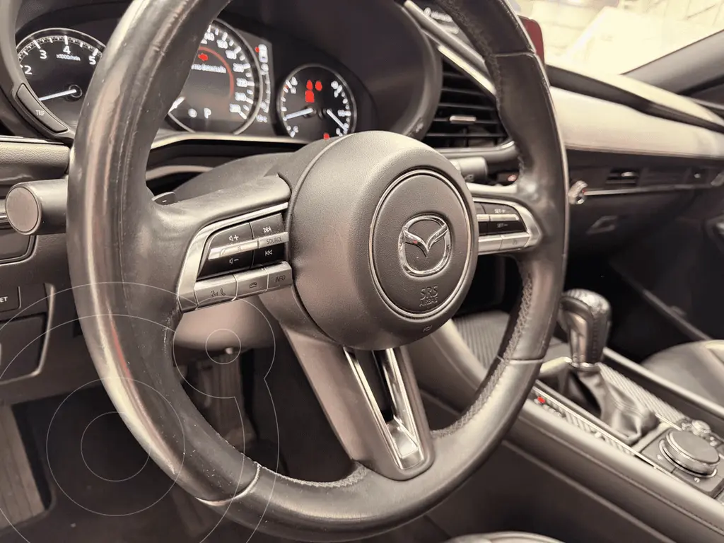 foto Mazda 3 Hatchback Signature usado (2022) color MAZ_25D_BLANCO APERLADO precio $355,000