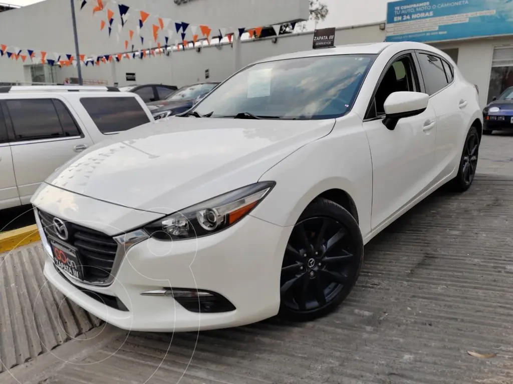 foto Mazda 3 Hatchback s Grand Touring Aut usado (2017) color Blanco precio $280,000