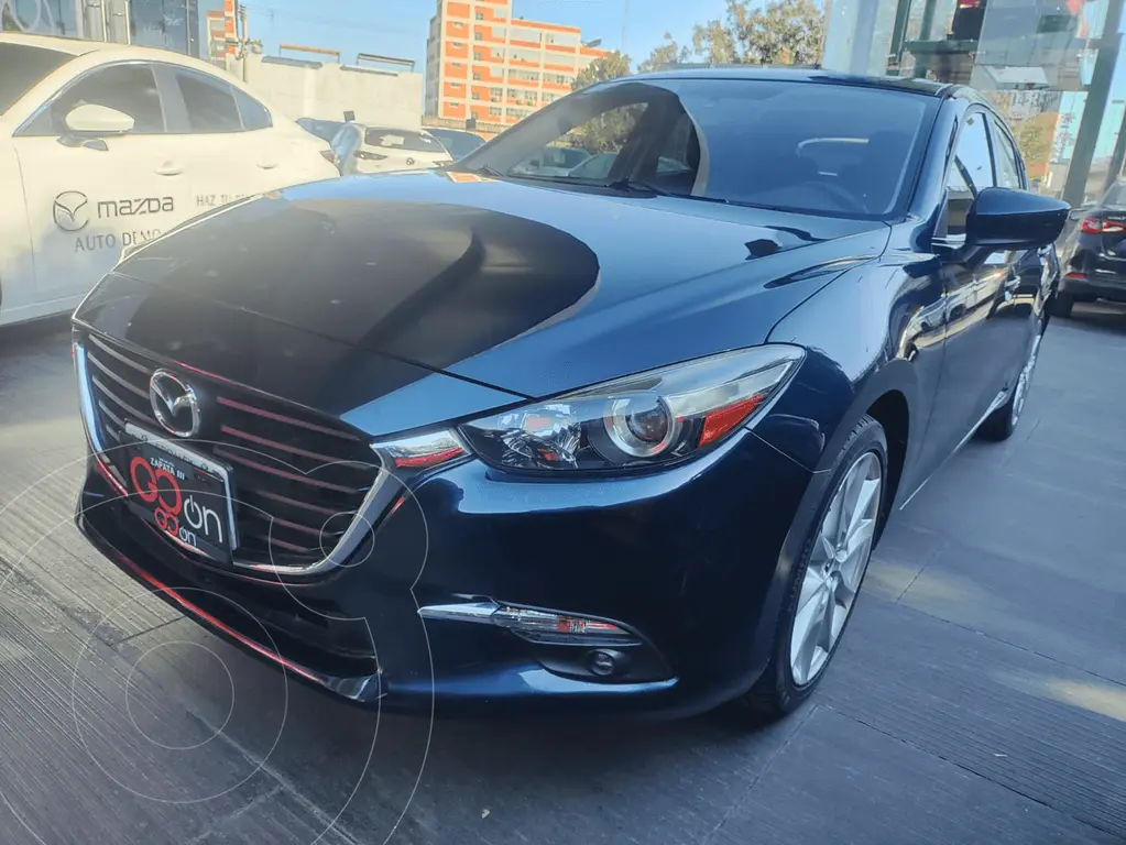 foto Mazda 3 Hatchback BASE usado (2018) color MAZMAZUL MARINO PROFUNDO precio $240,000