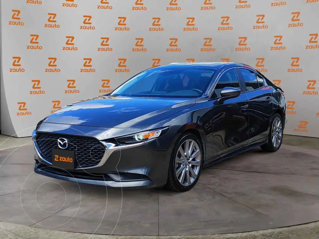 foto Mazda 3 Hatchback i Sport usado (2023) color Gris precio $329,900