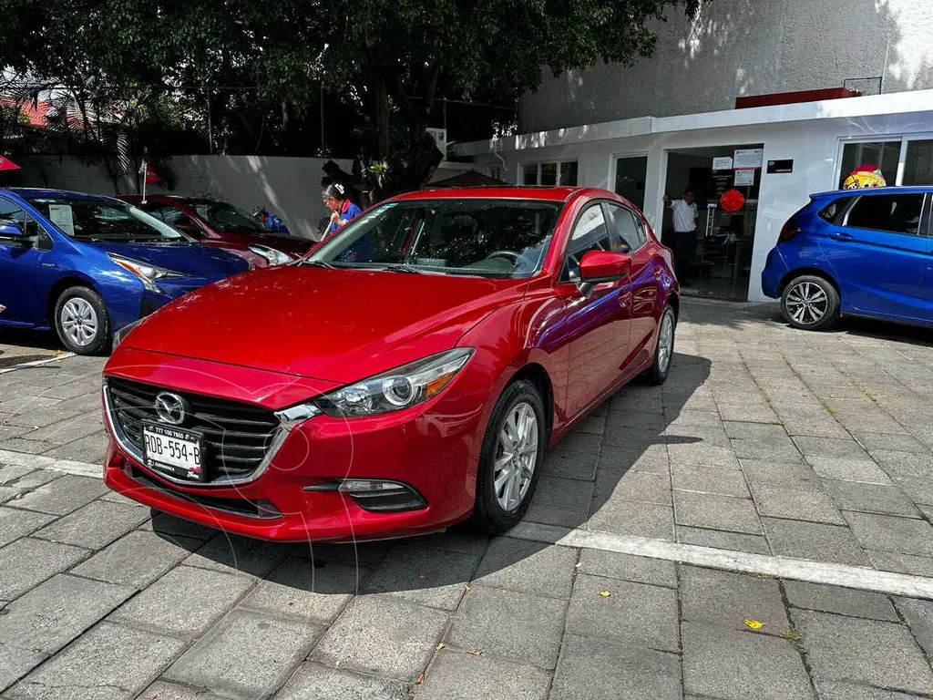 Mazda 3 Hatchback i Touring usado (2017) color Rojo precio 265,000