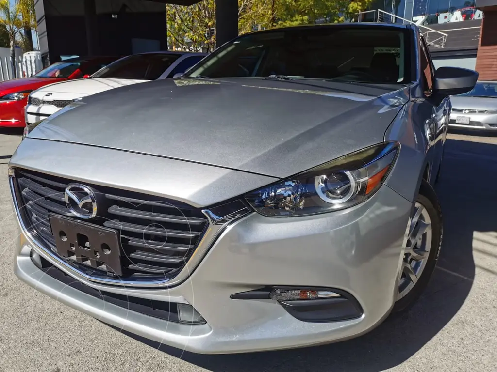 foto Mazda 3 Sedán i Touring usado (2018) color Plata Sonic precio $320,000